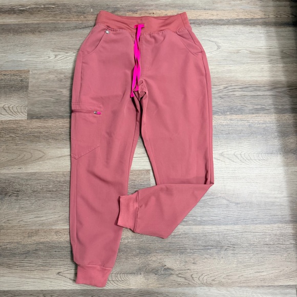 Figs Women's Rose Track Pants and Top Set - Picture 7 of 10